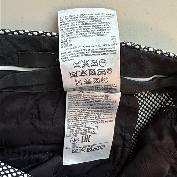 Banana Republic Women’s Black and White Textured Capris Size 4. - Picture 11 of 12